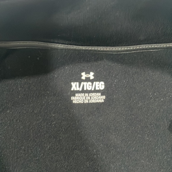 Under Armour pullover - Picture 3 of 3